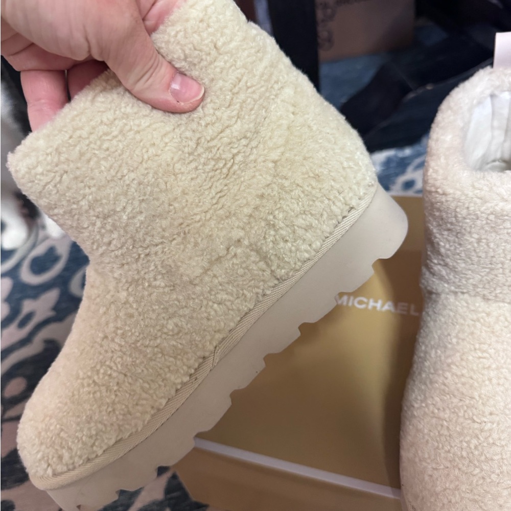 Michael Kors Off-White Shearling Boots - Picture 10 of 13